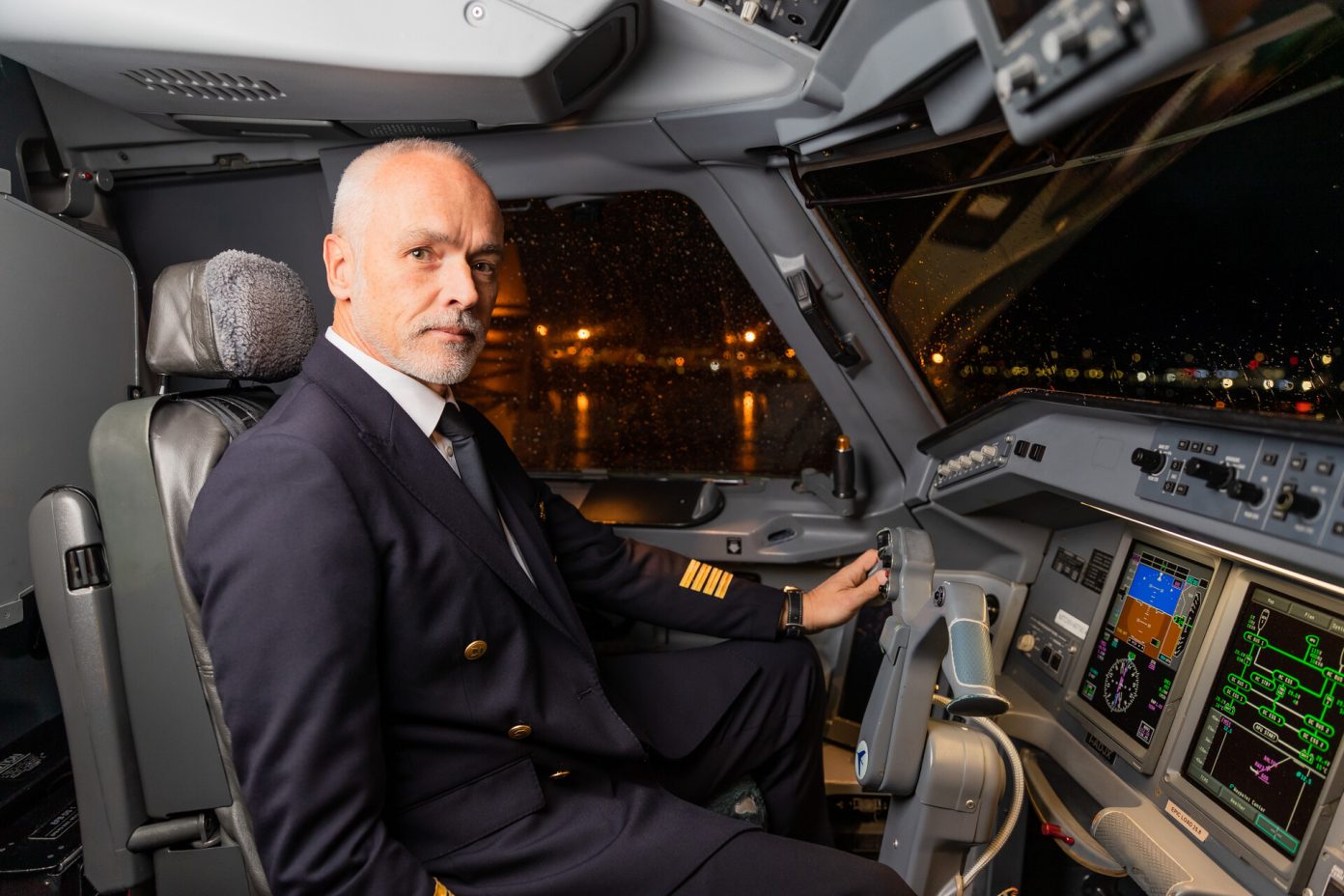 WHY DOES THE CAPTAIN SIT ON THE LEFT? Air Dolomiti Blog