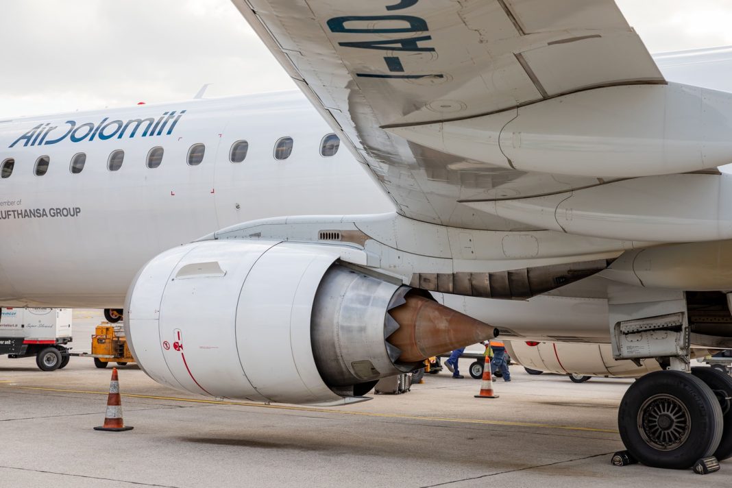 DISCOVER THE EMBRAER E195 AND E190 | Air Dolomiti Blog